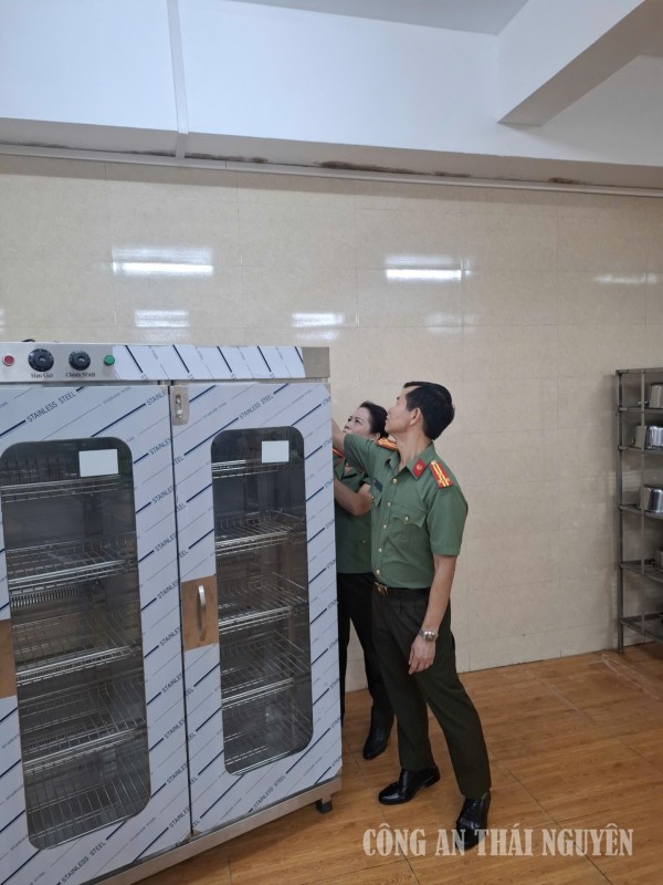Trường Văn hóa Công an nhân dân I nâng cao chất lượng phục vụ bữa ăn cho học sinh