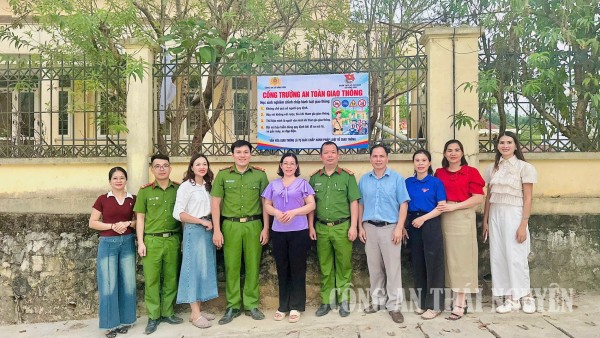 Ra mắt mô hình “Cổng trường an toàn giao thông” ở Bằng Vân