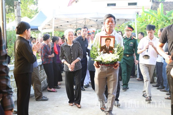 Lễ đón nhận hài cốt liệt sĩ