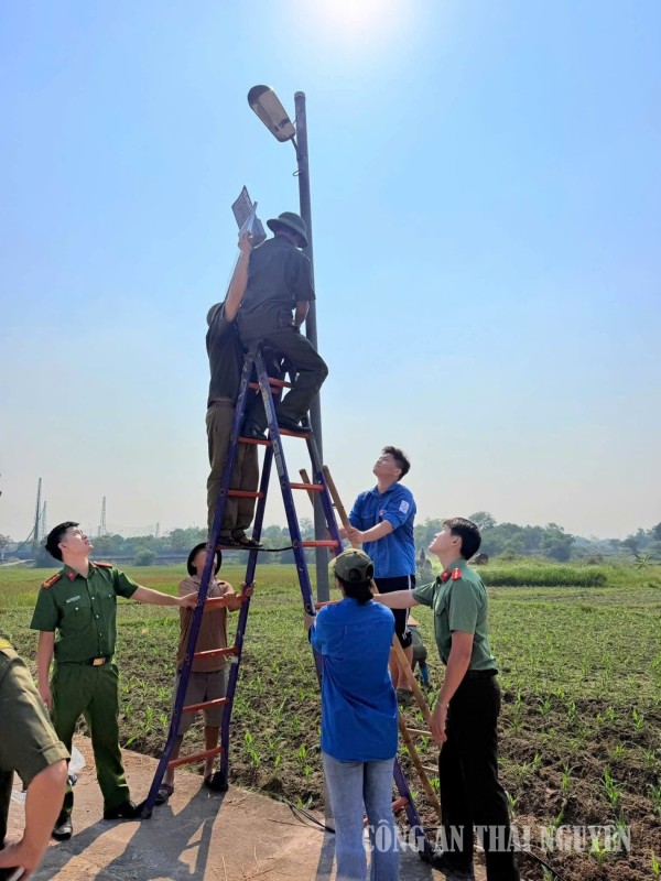 Khánh thành công trình thanh niên “Tuyến đường ánh sáng xanh”
