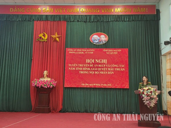 Tuyên truyền pháp luật tại hội nghị