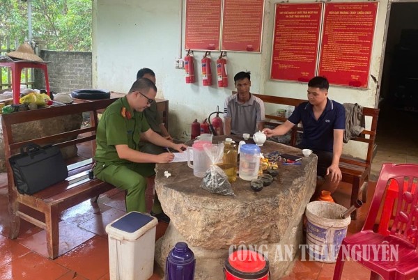 Công an xã Cẩm Giàng đẩy mạnh cao điểm rà soát, kiểm tra cư trú