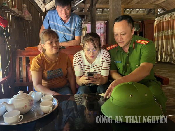 Công an xã Bạch Thông tích cực hưởng ứng ngày chuyển đổi số quốc gia