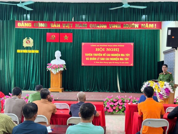 Công an phường Phan Đình Phùng tuyên truyền về cai nghiện và quản lý sau cai nghiện ma túy
