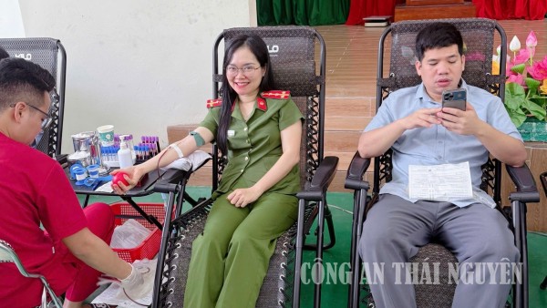 Tích cực tham gia hiến máu tình nguyện