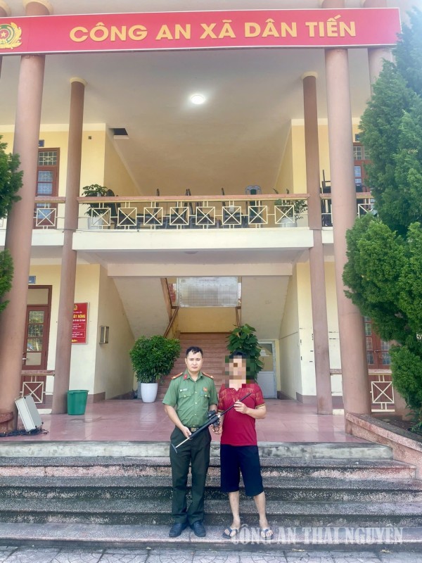 Tự giác giao nộp vũ khí, hành động nhỏ, ý nghĩa lớn