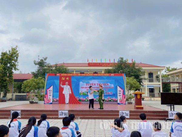 Cán bộ Công an xã tuyên truyền, phổ biến, giáo dục pháp luật