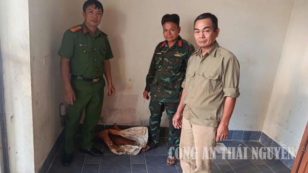 Công an phường Bắc Kạn đẩy mạnh tuyên truyền, vận động nhân dân giao nộp vũ khí, vật liệu nổ