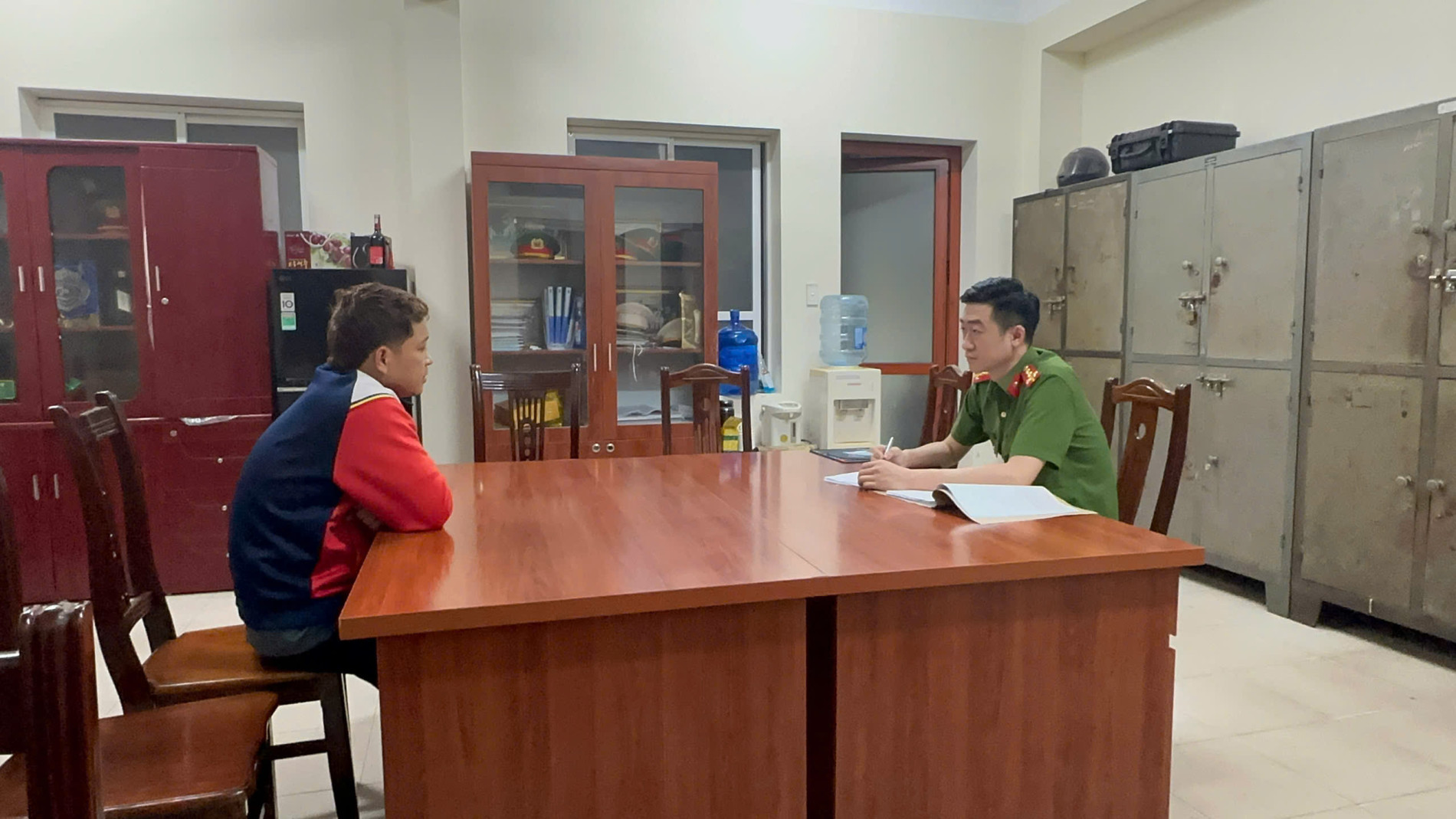 Công an làm việc với đối tượng Nguyễn Văn Đại.