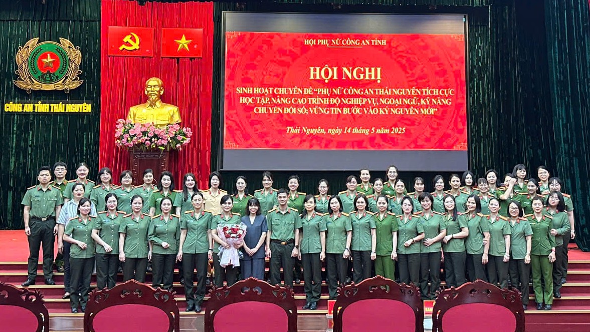 Phụ nữ Công an Thái Nguyên tổ chức sinh hoạt chuyên đề nâng cao trình độ nghiệp vụ, ngoại ngữ, kỹ năng chuyển đổi số