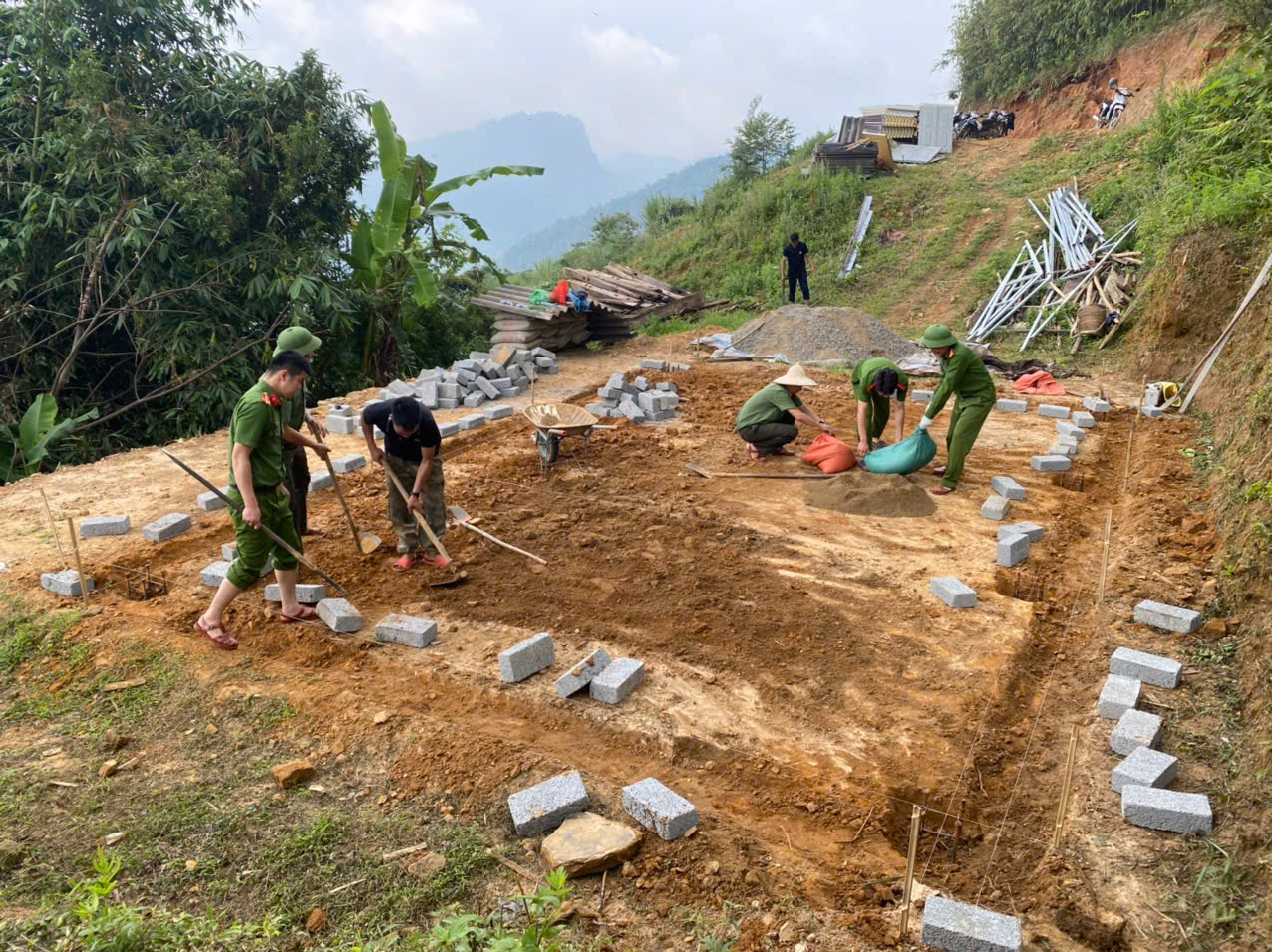 Công an tỉnh Thái Nguyên tiếp tục triển khai chương trình xoá nhà tạm, nhà dột nát