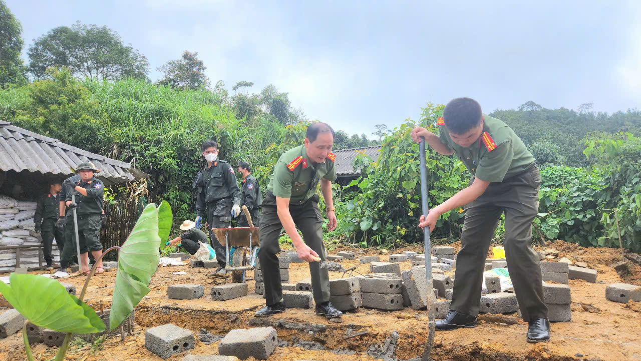 Phòng An ninh nội địa, Công an tỉnh Thái Nguyên tổ chức các hoạt động tri ân người có công, chung tay xóa nhà dột nát