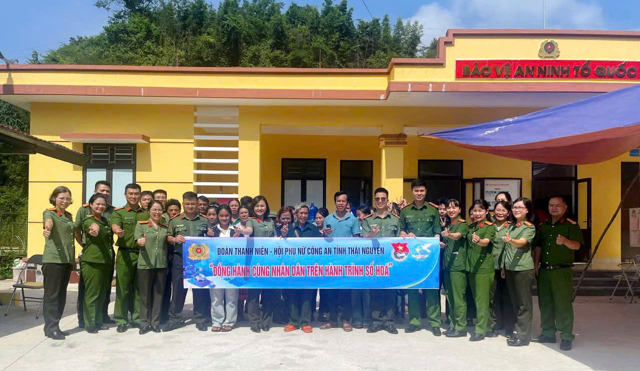 Đoàn viên thanh niên và hội viên phụ nữ Công an tỉnh tổ chức ra quân tại xã Hiệp Lực