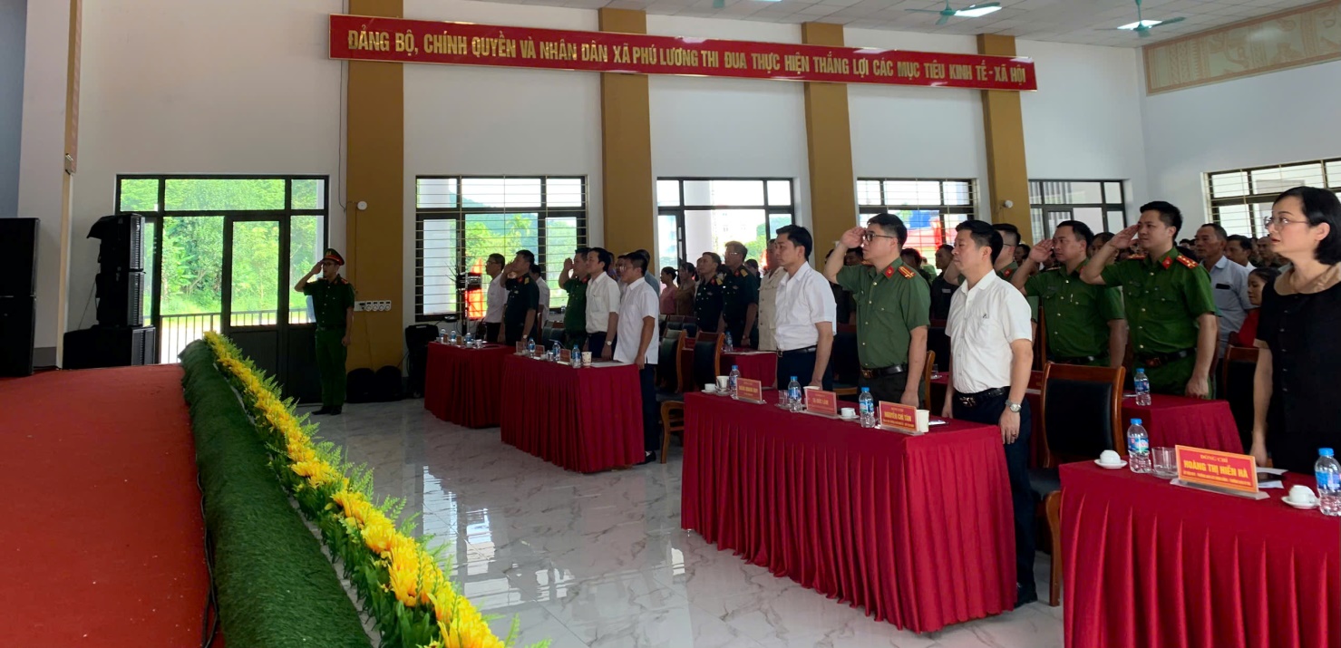 XÃ PHÚ LƯƠNG TỔ CHỨC LỄ KỶ NIỆM 80 NĂM NGÀY TRUYỀN THỐNG CÔNG AN NHÂN DÂN VÀ 20 NĂM NGÀY HỘI TOÀN DÂN BẢO VỆ AN NINH TỔ QUỐC