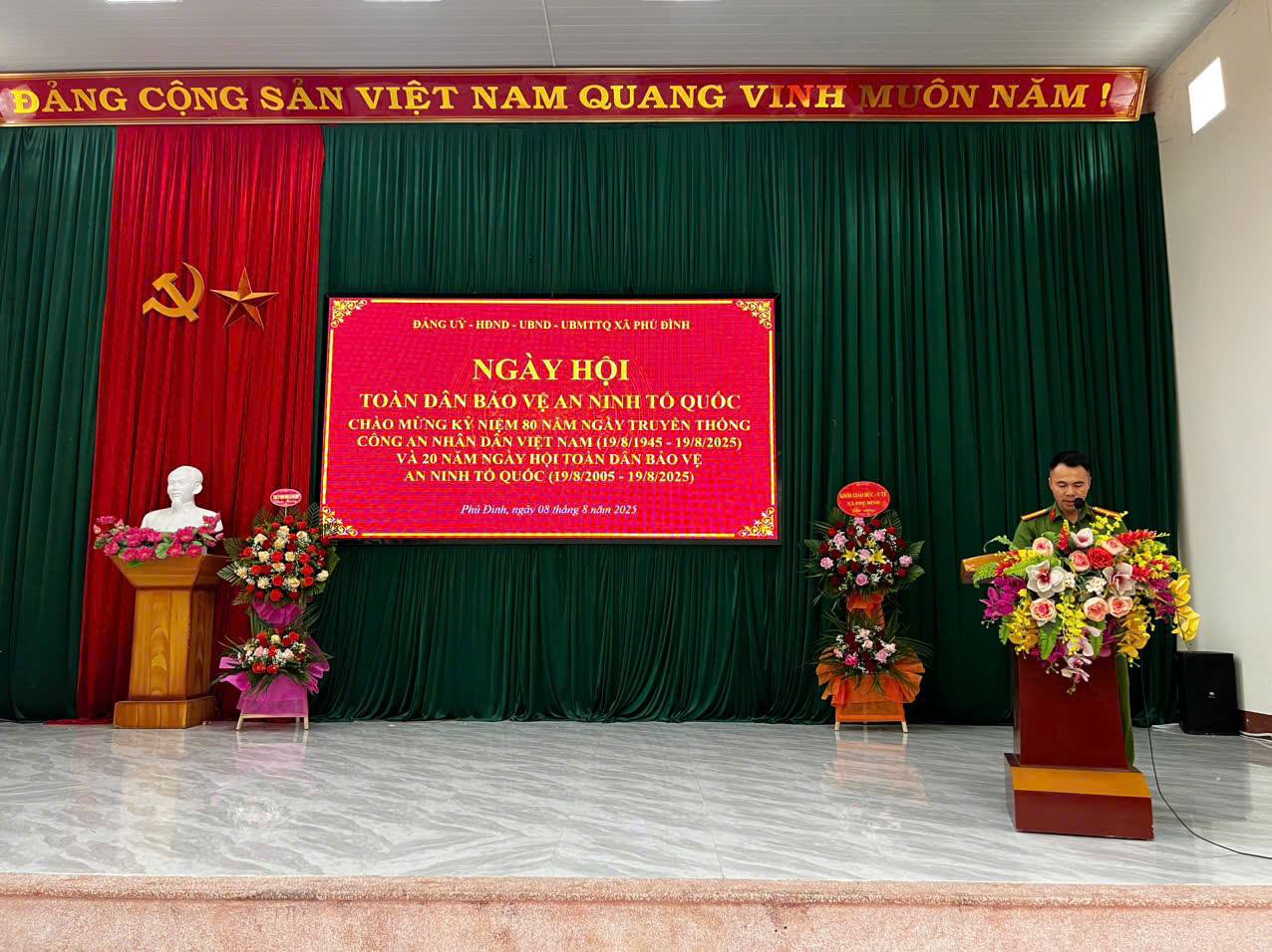 Công an xã Phú Đình tổ chức ngày hội toàn dân bảo vệ An ninh Tổ quốc