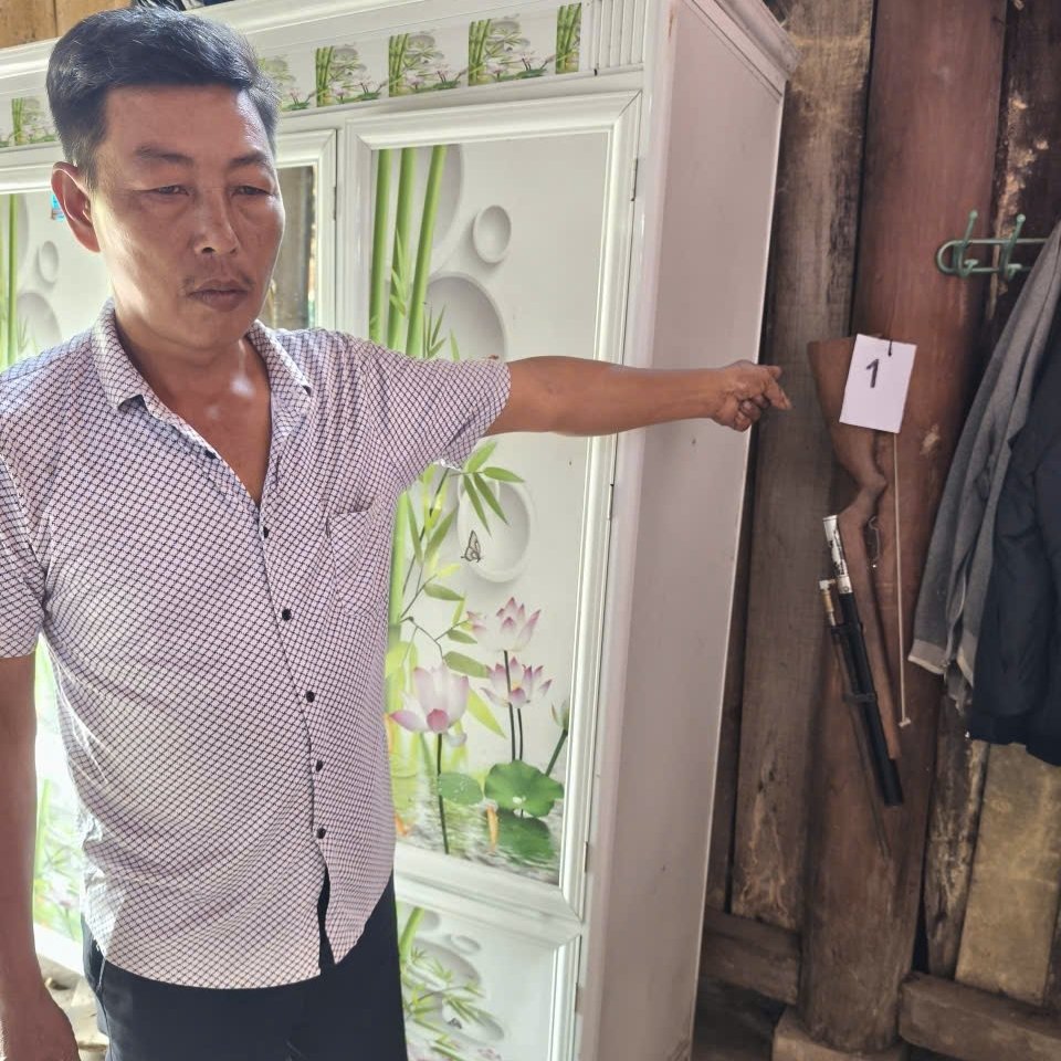 Bị can Triệu Tiến Hải cùng tang vật