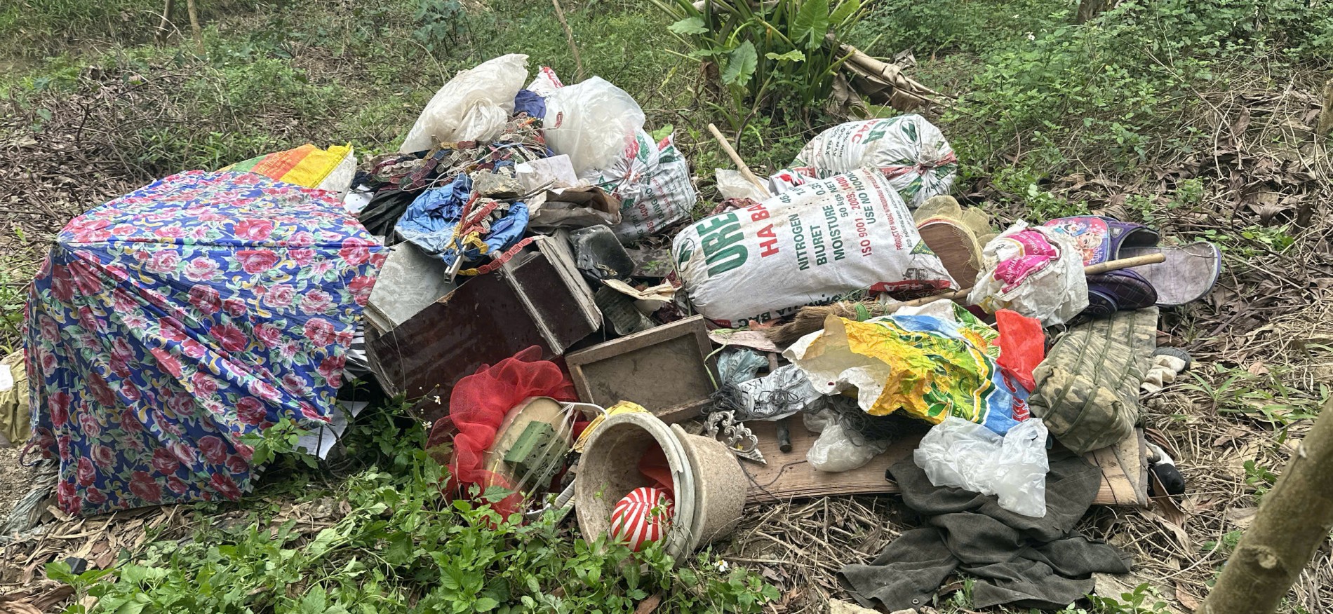 ảnh đổ chất thải rắn