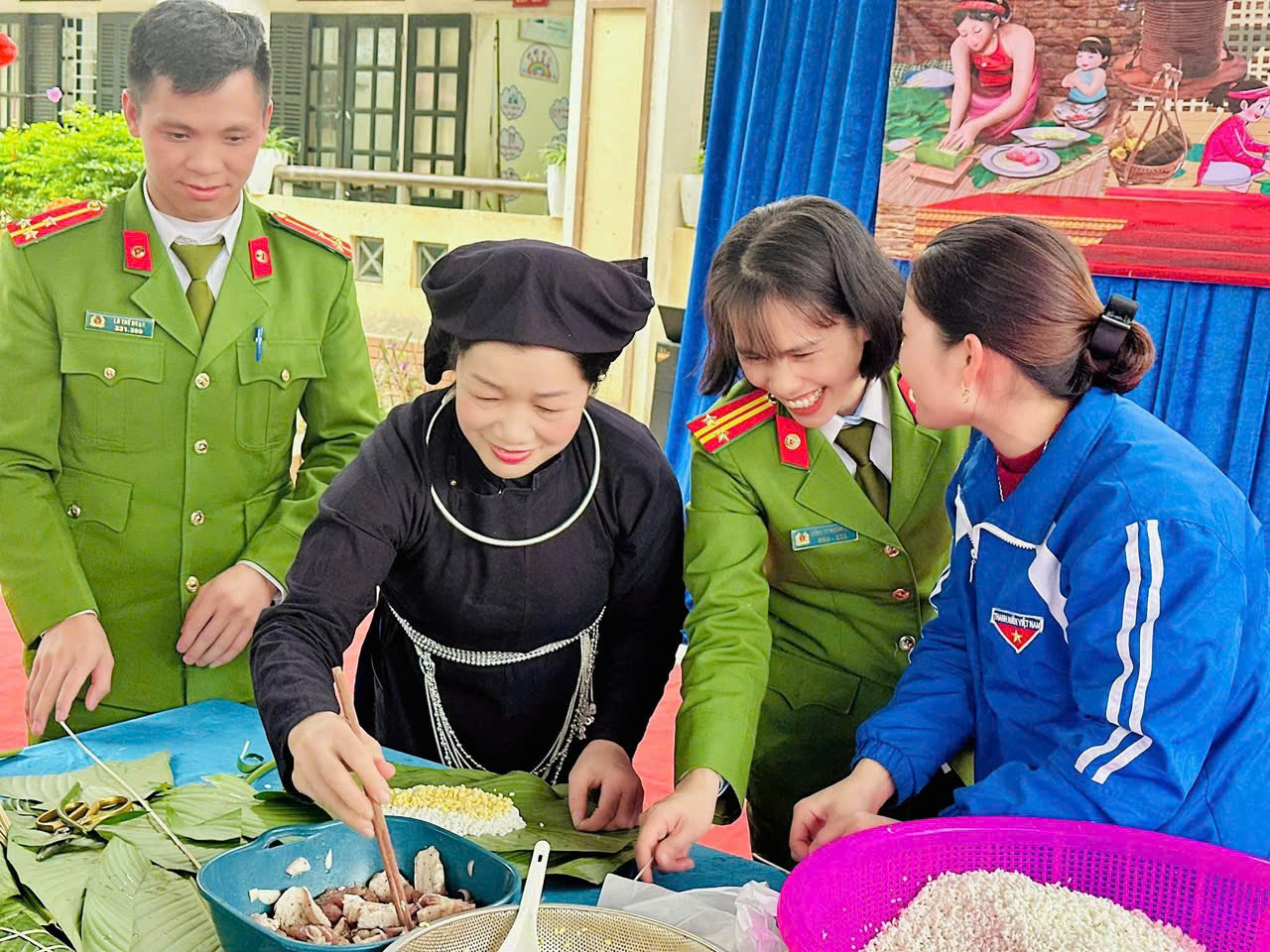 31 01 LINH SON TANG QUA (2)