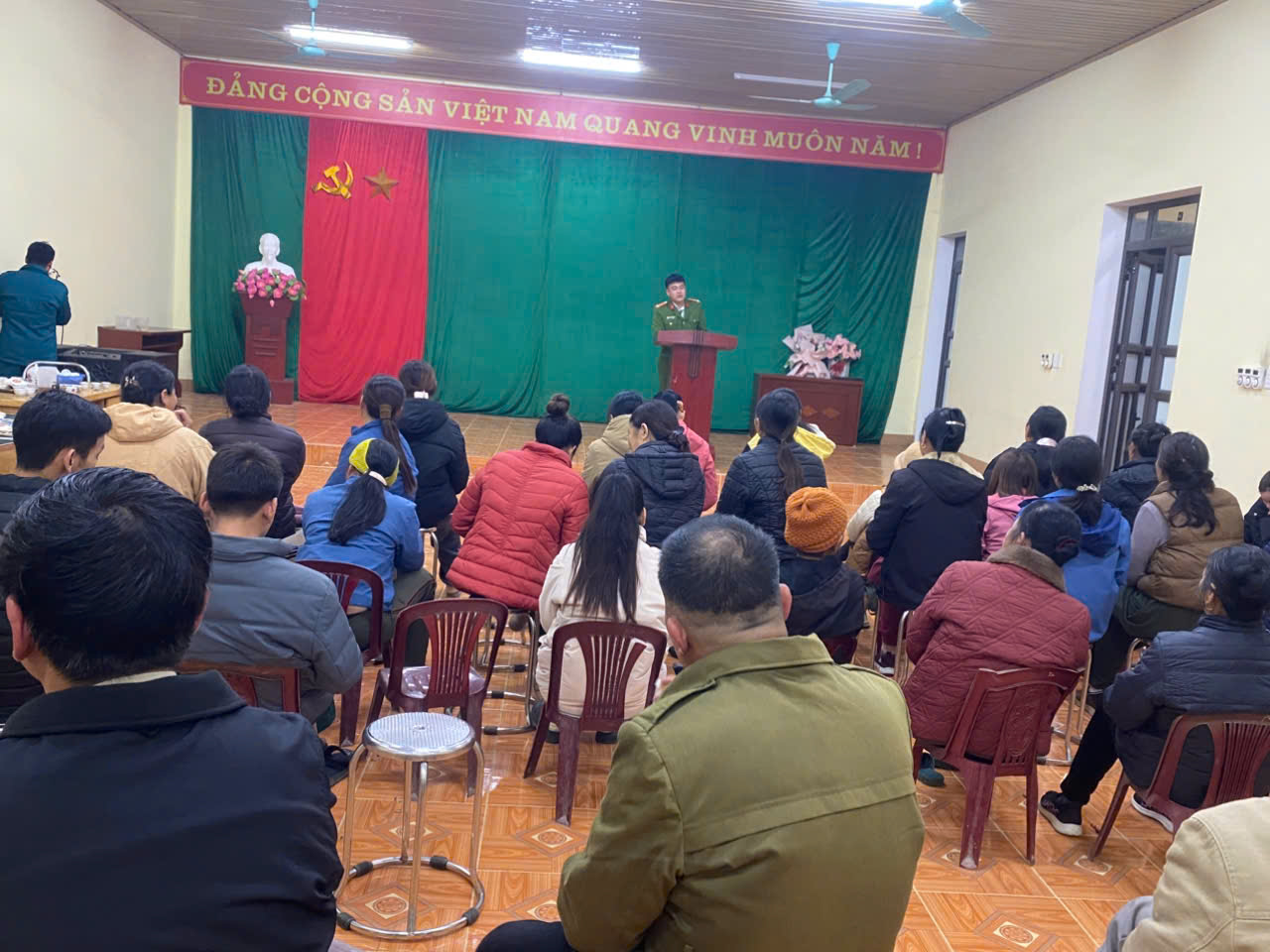 ảnh tuyên truyền