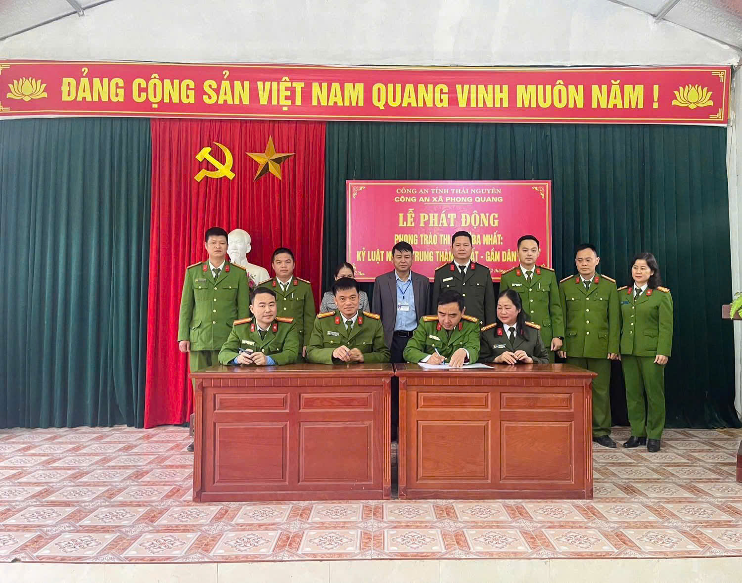 Công an xã phát động phong trào thi đua ba nhất
