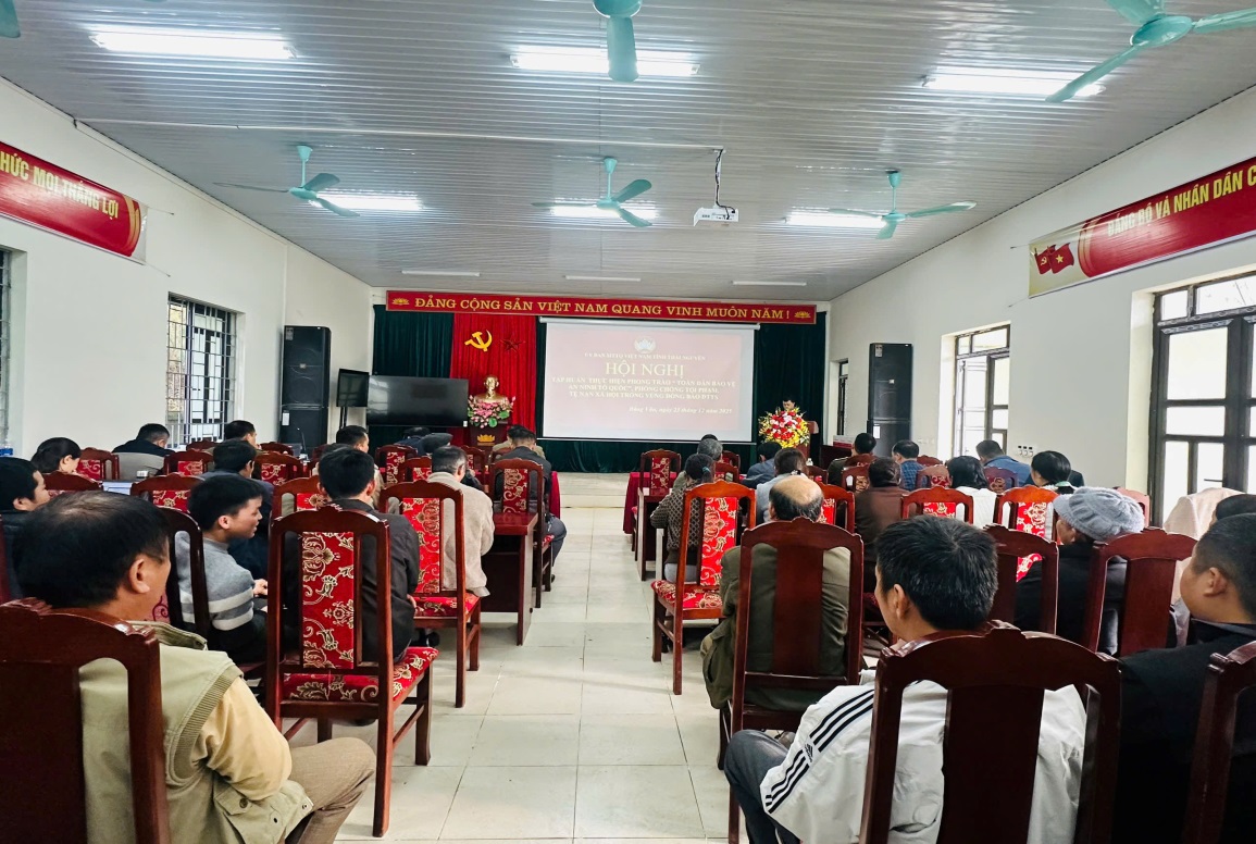 Tập huấn thực hiện Phong trào "Toàn dân bảo vệ an ninh Tổ quốc", xây dựng mô hình tự quản về phòng chống tội phạm, tệ nạn xã hội trong vùng đồng bào dân tộc thiểu số tại xã Bằng Vân, xã Ngân Sơn