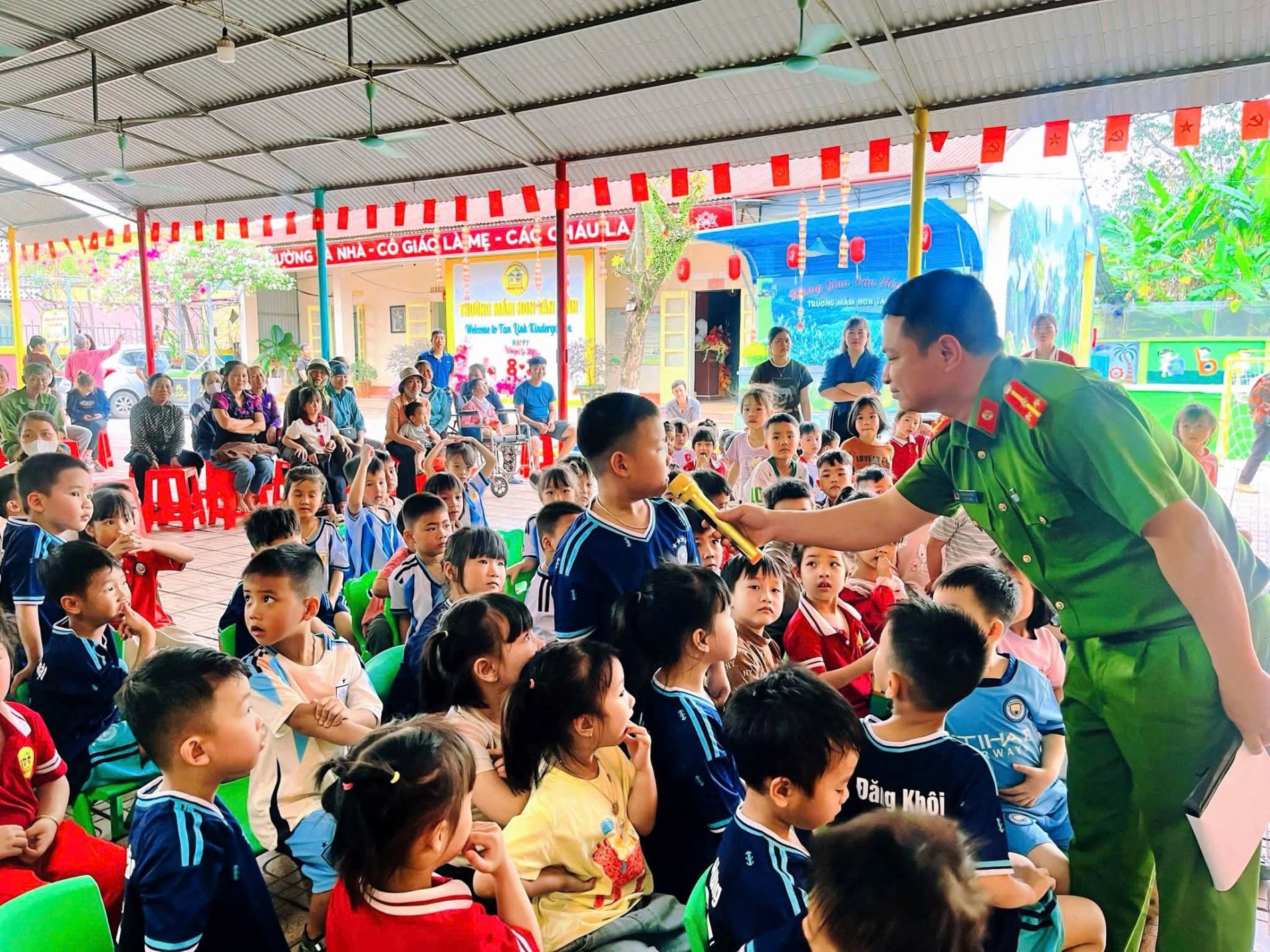 xã phú lạc