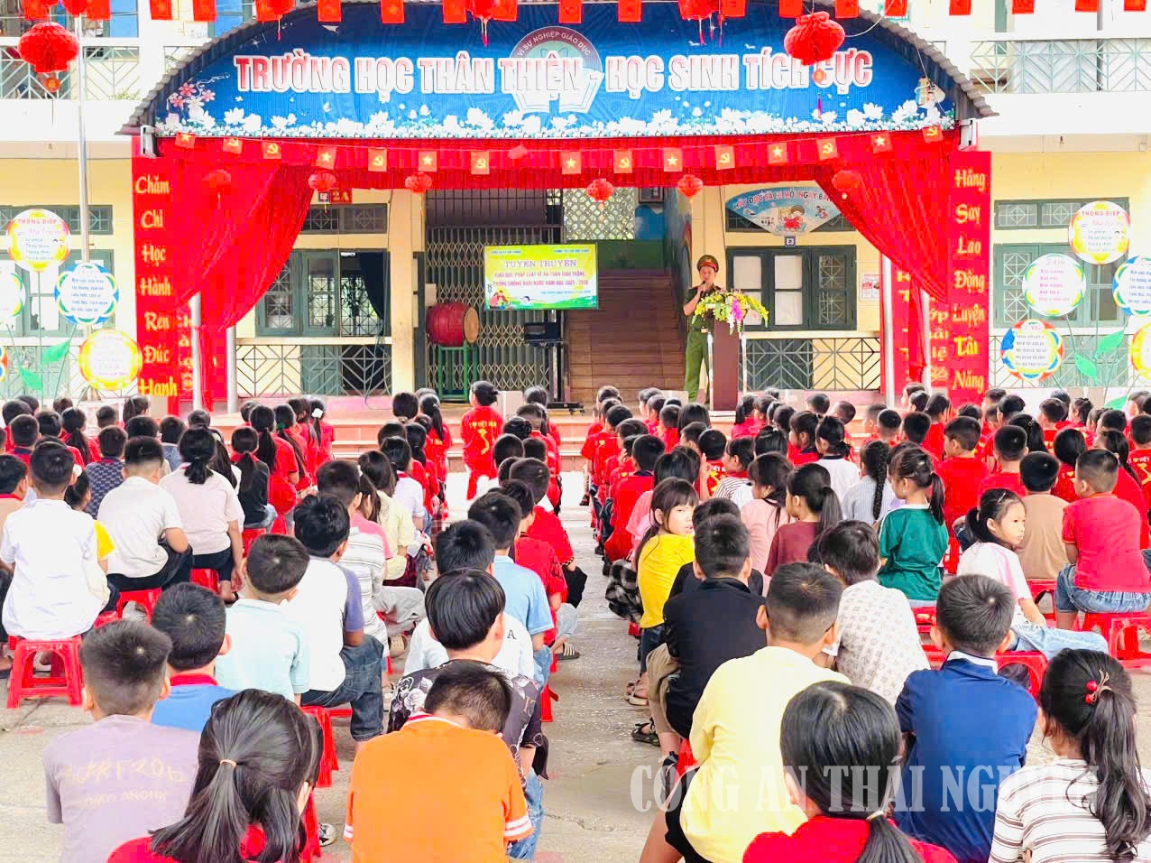 Toàn cảnh buổi tuyên truyền.