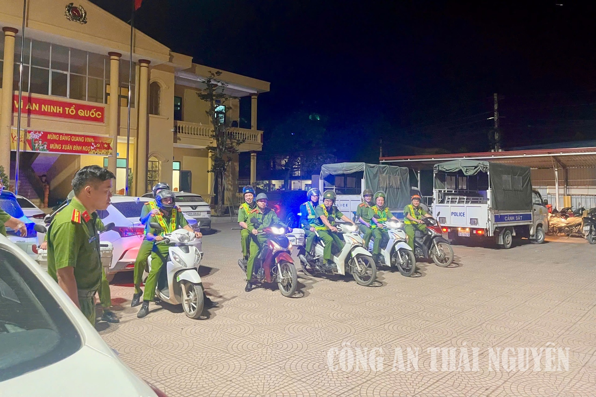 Ra quân đảm bảo an ninh, trật tự tại phường Phúc Thuận.