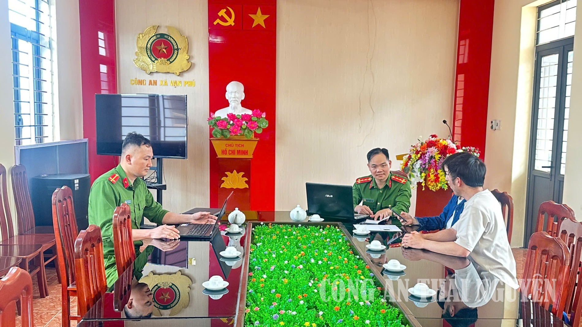 Hướng dẫn thực hiện quy định về nhập cảnh, xuất cảnh trên địa bàn xã Vạn Phú.