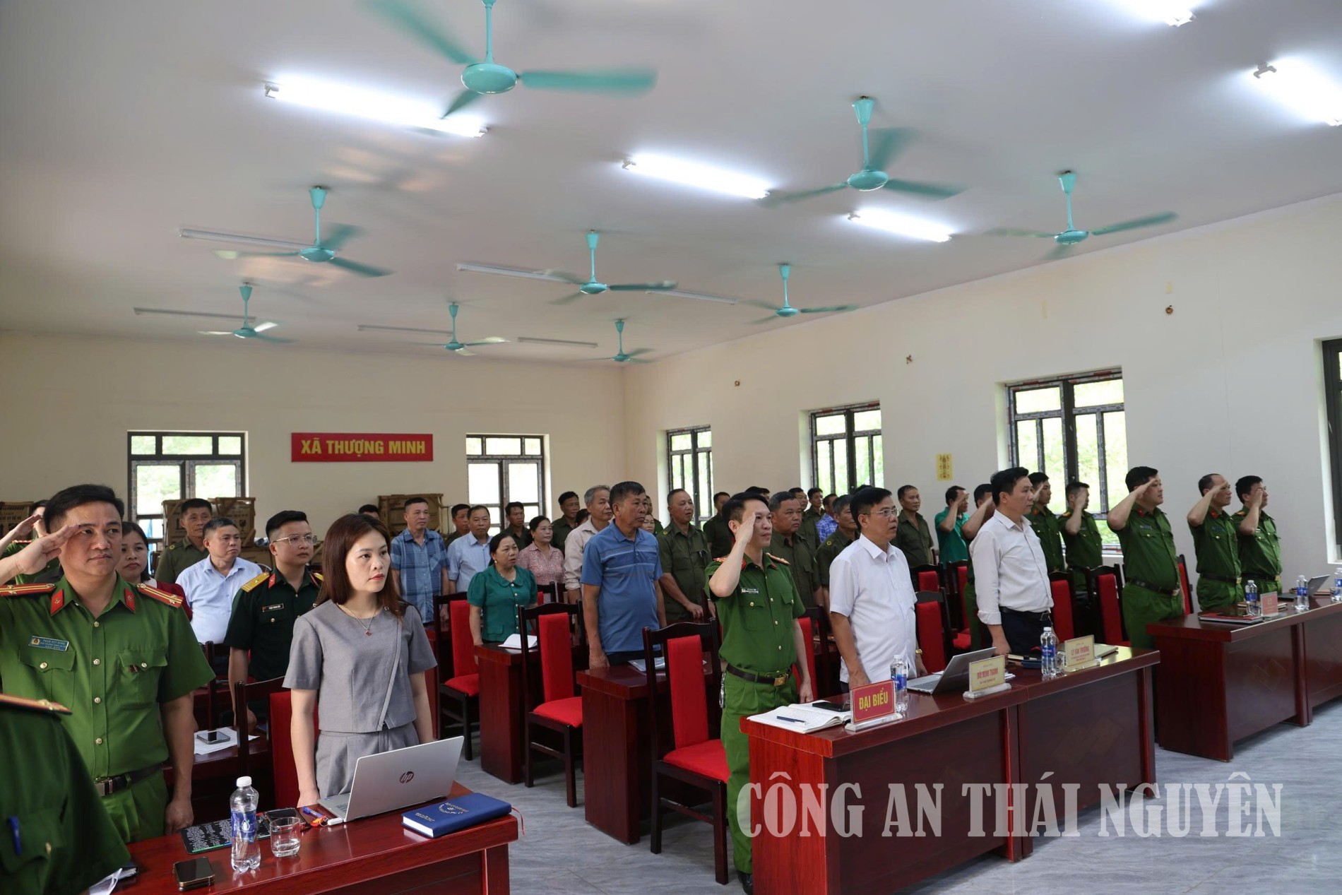 ảnh 1 giao ban Thượng Minh xã ko ma tuý