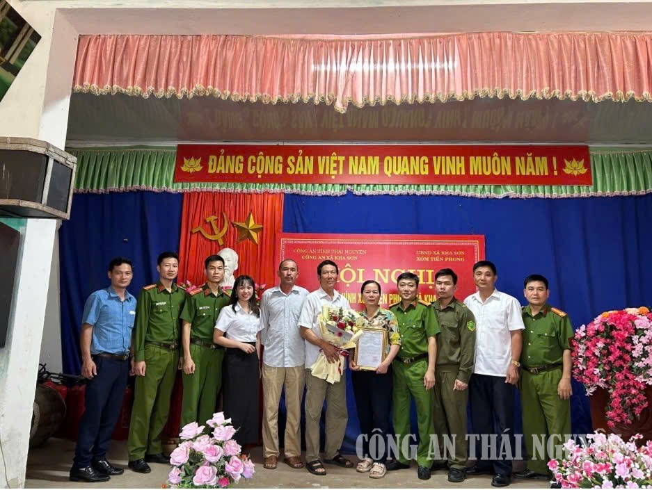 Ảnh 3 Kha Sơn ra mắt mô hình