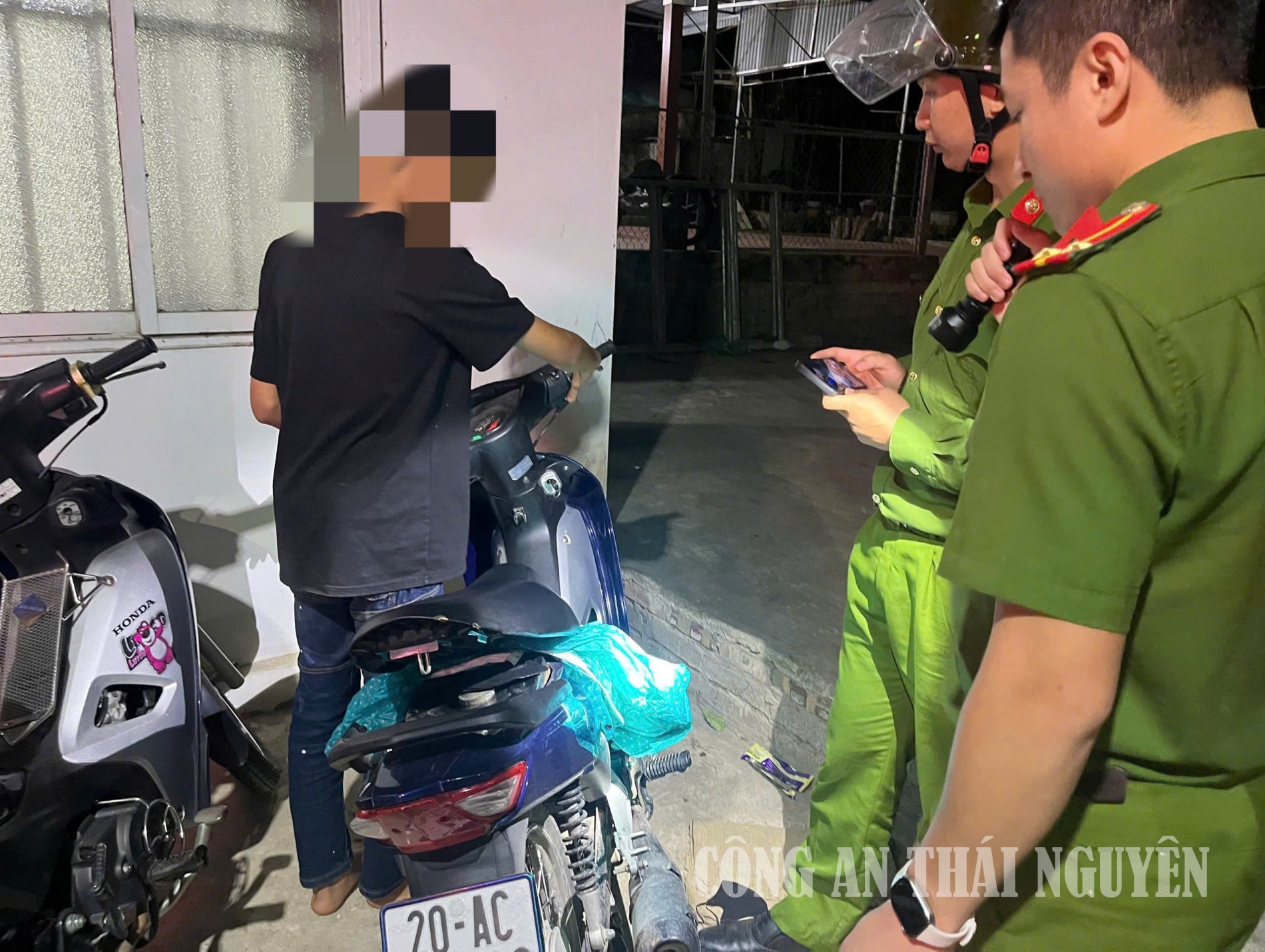 Công an xã Tràng Xá trấn áp “tội phạm đường phố” và tội phạm trong lứa tuổi thanh thiếu niên