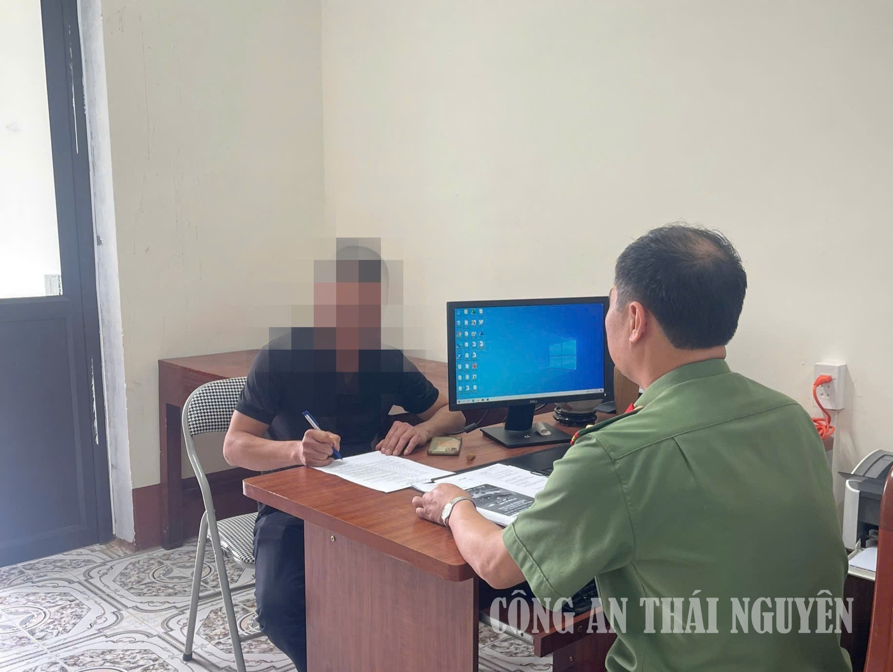 Cảnh giác với thông tin sai sự thật, tin xấu, độc trên không gian mạng.