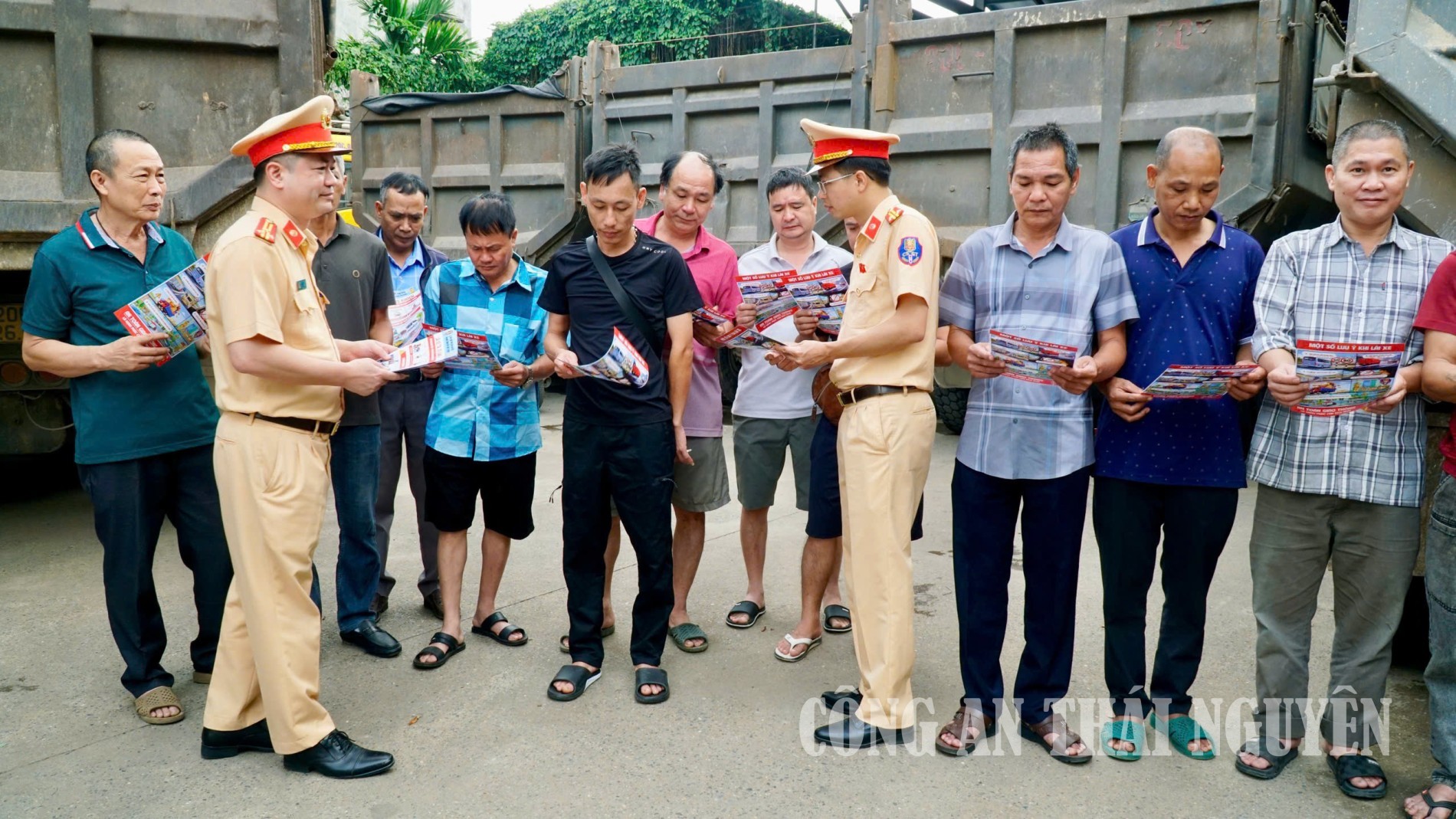 PC08 tin bài ký cam kết doanh nghiệp