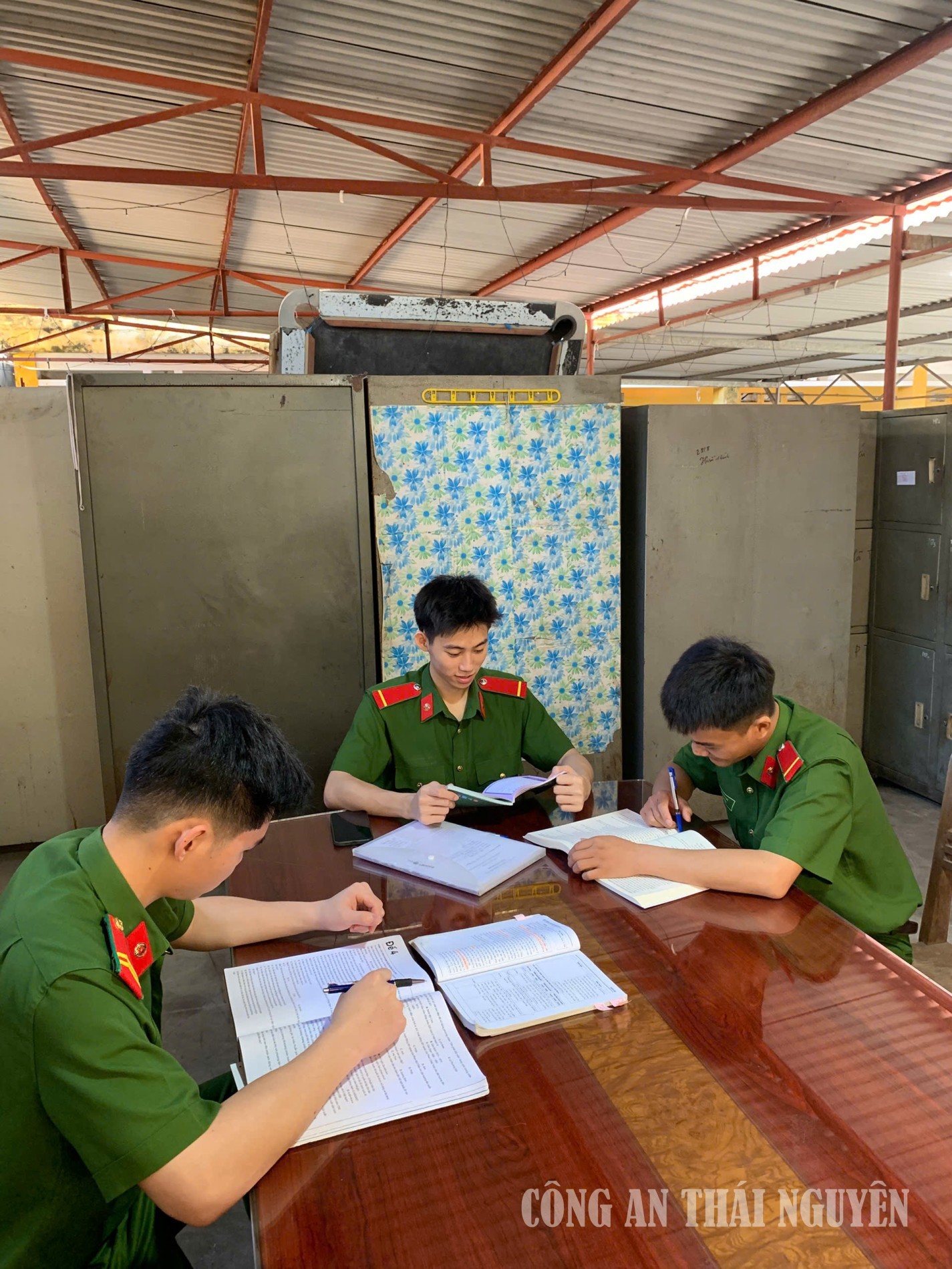 PC10 ôn luyện thi