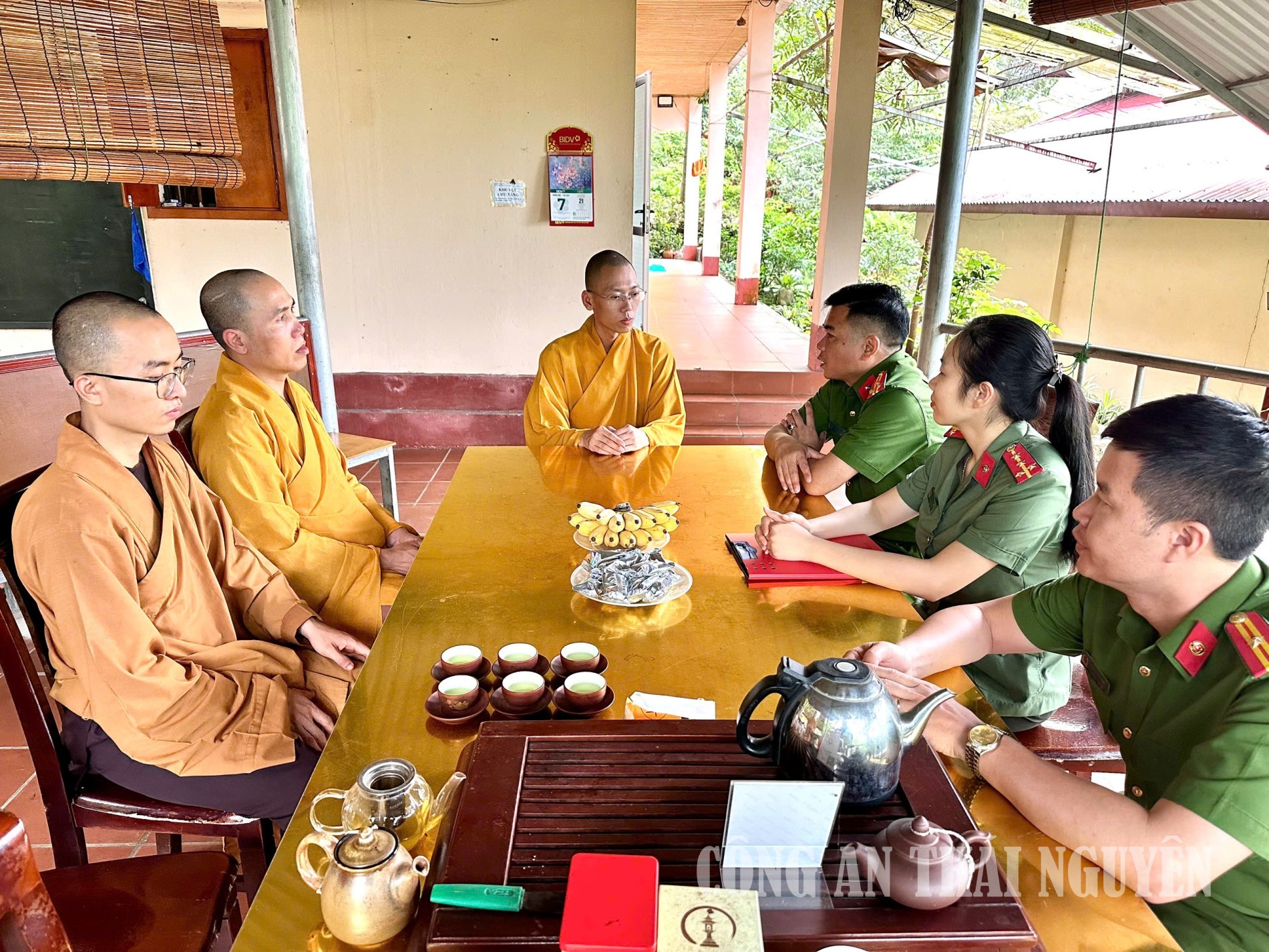 Quân Chu tuyên truyền tôn gáio
