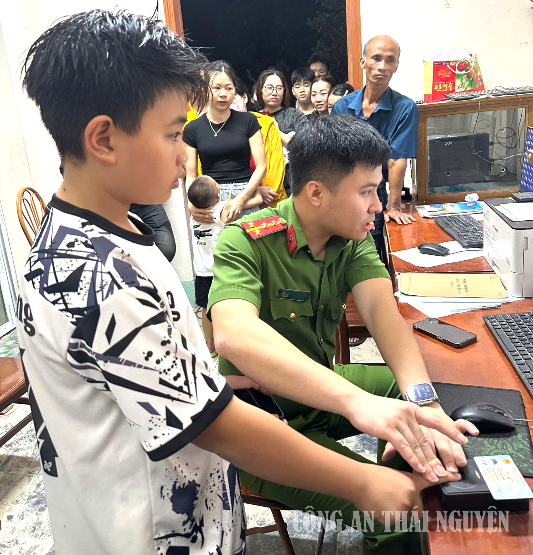 Phát huy vai trò của Công an xã trong chuyển đổi số trên địa bàn xã Tân Cương.