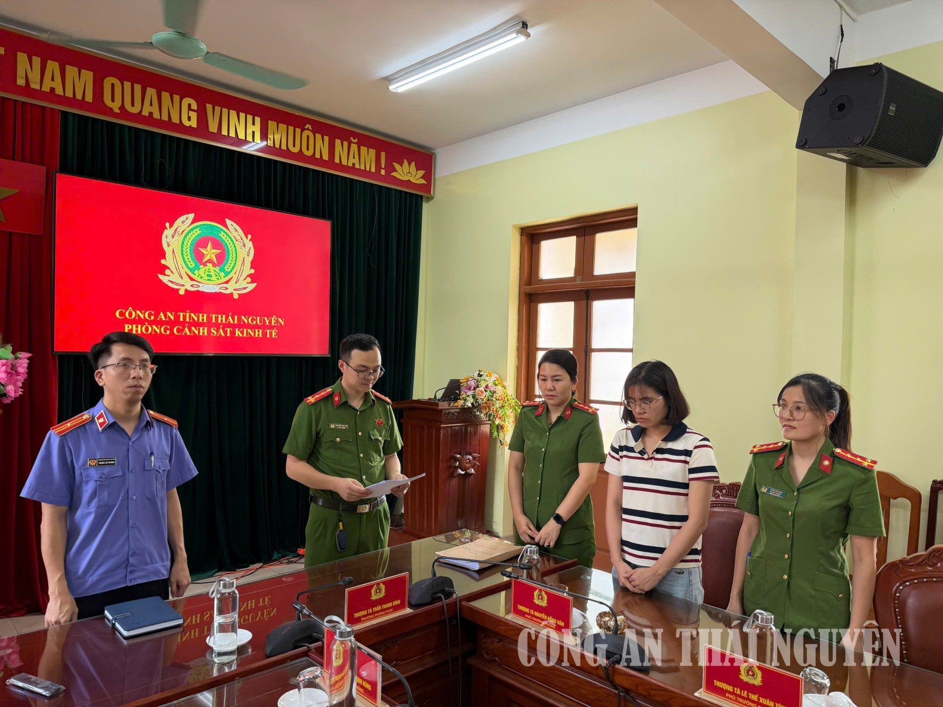 Tin bài trốn thuế