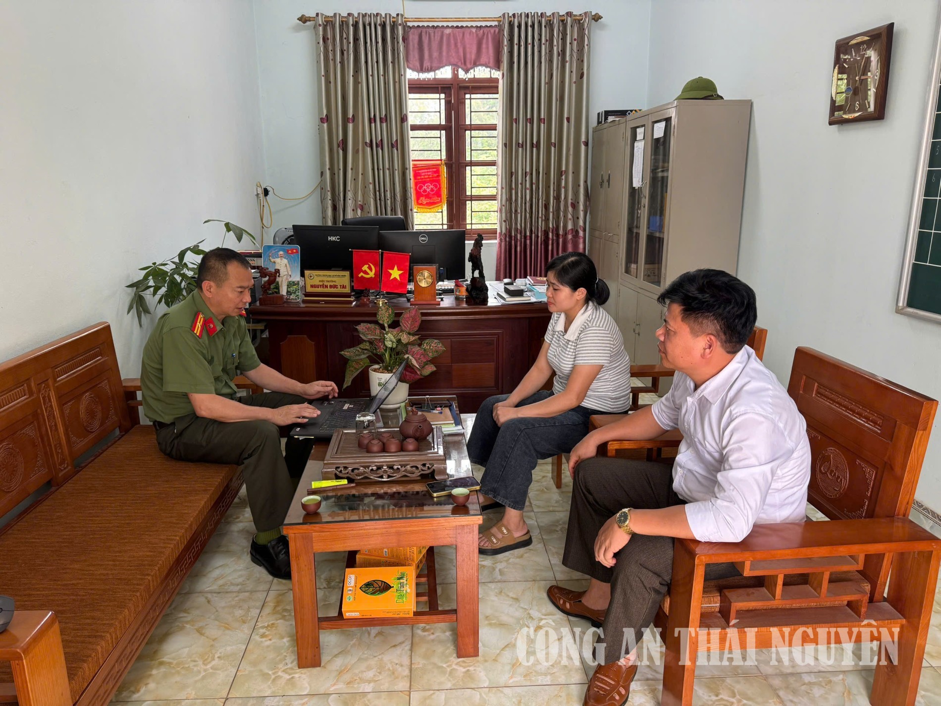 Kiểm tra công tác bảo vệ bí mật nhà nước tại các cơ quan, đơn vị trên địa bàn xã Trung Hội.