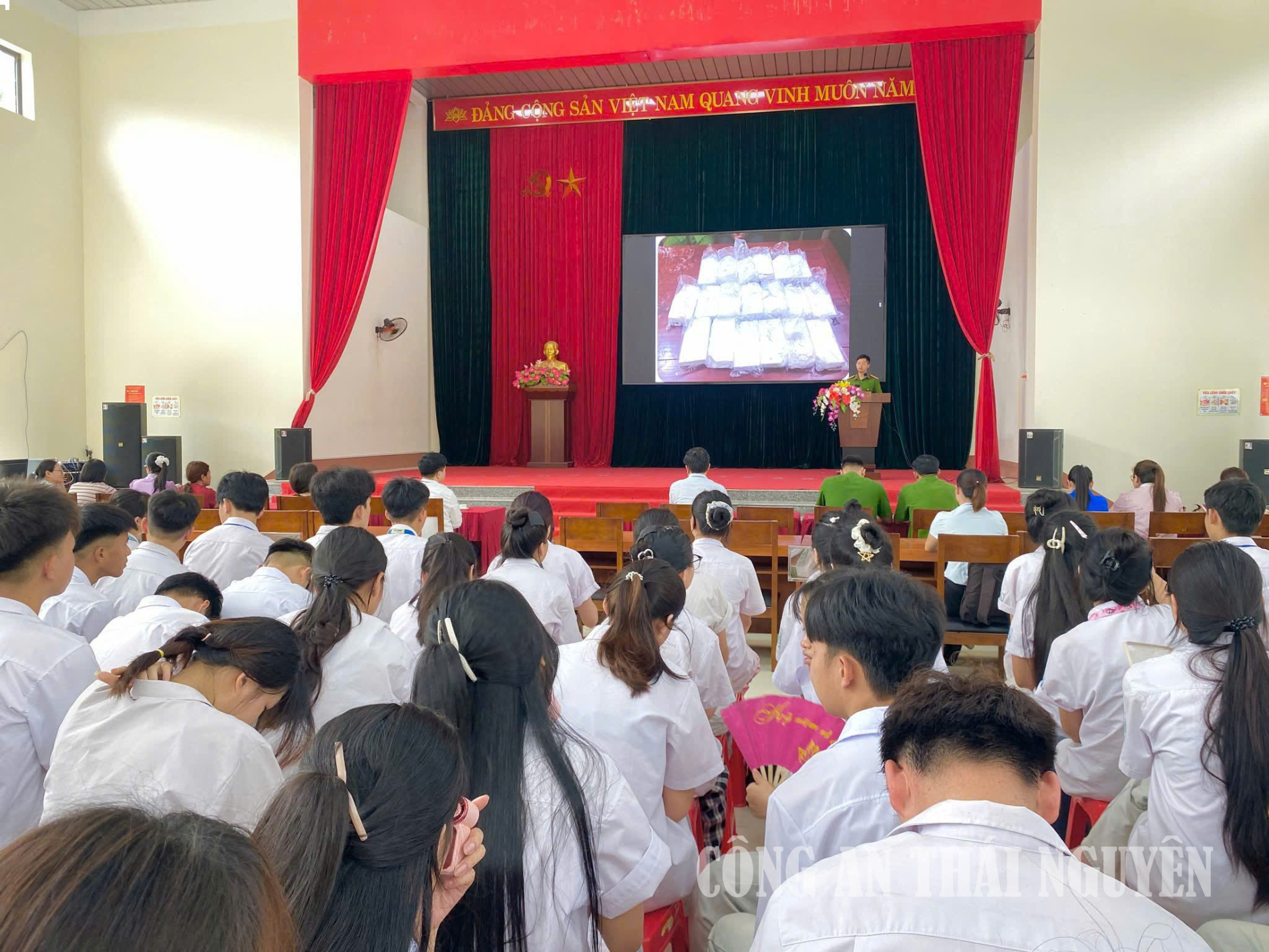tuyên truyền ma tuý La Hiên