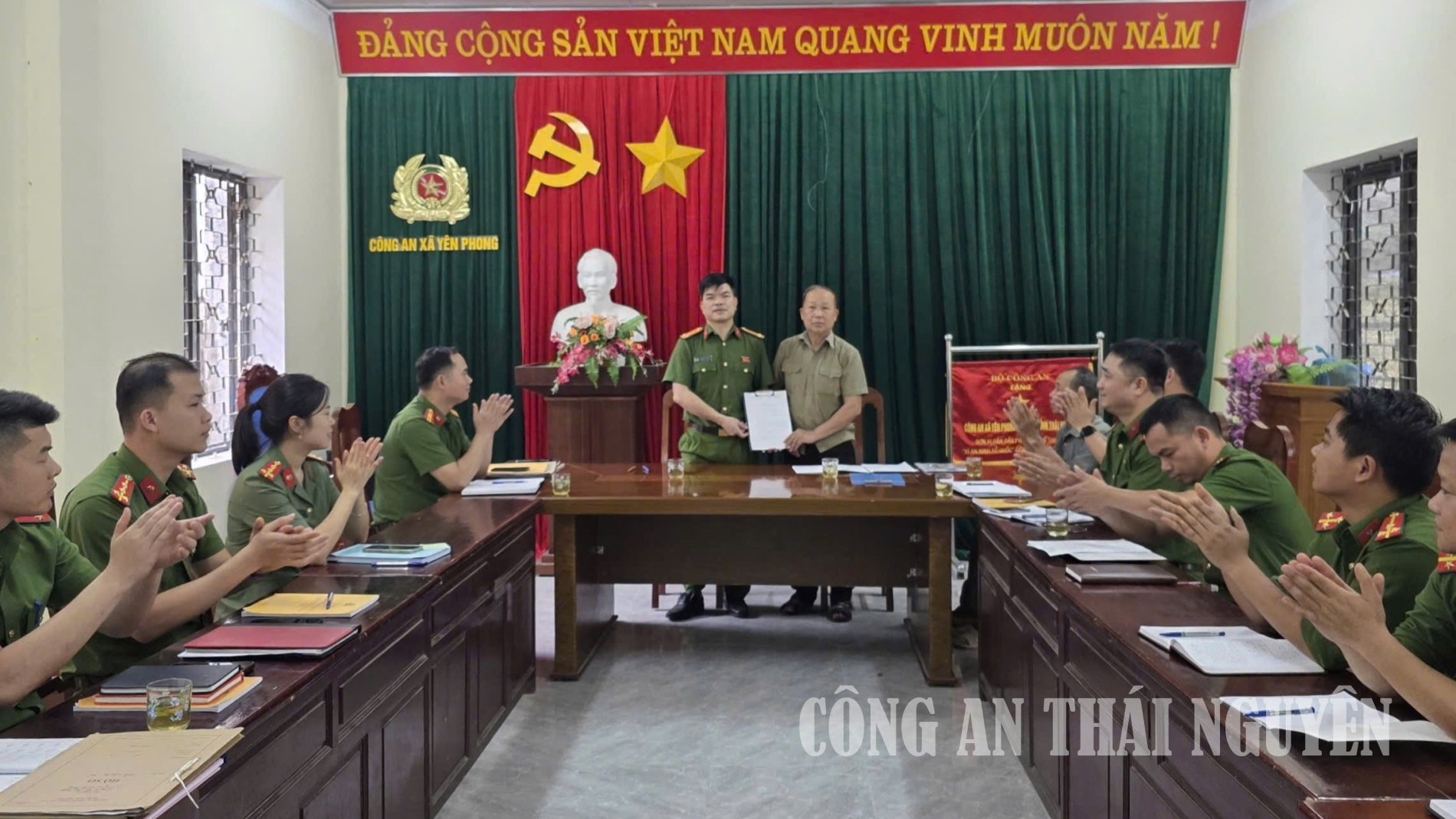 Ký kết quy chế phối hợp bảo đảm an ninh, trật tự
