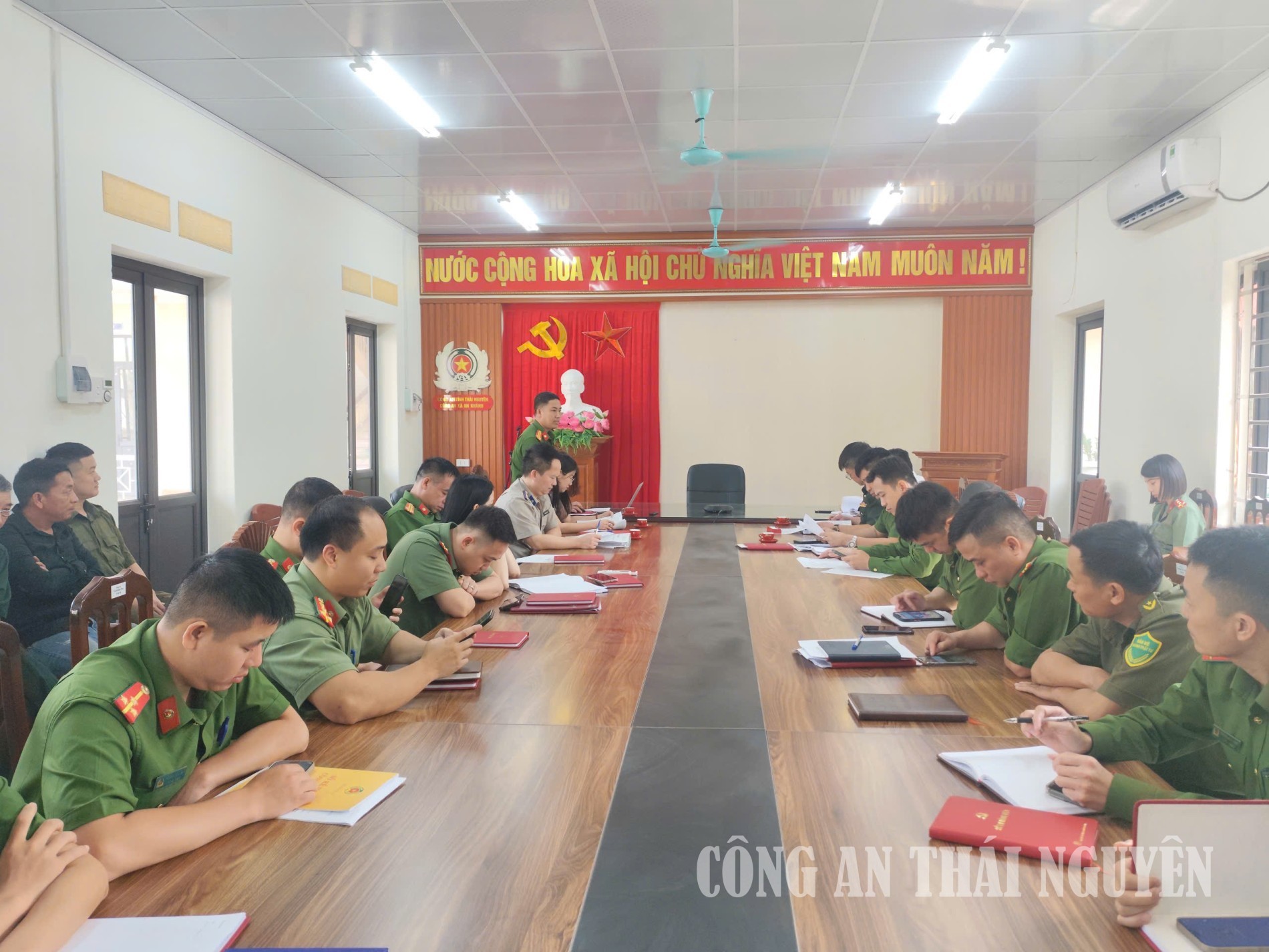 Công an xã triển khai phương án đảm bảo ANTT quá trình cưỡng chế thi hành án