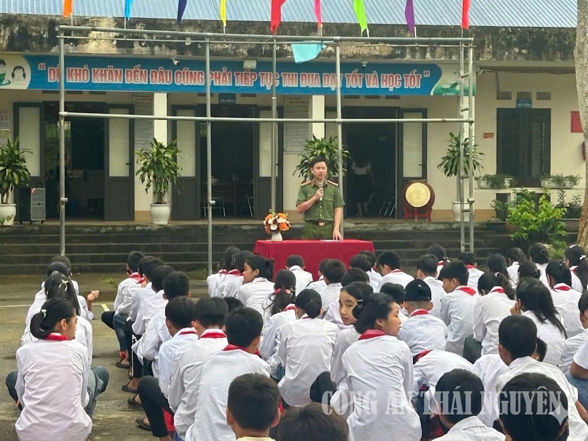 Phúc Lộc tăng cường “lá chắn” an ninh mạng cho học sinh vùng cơ sở