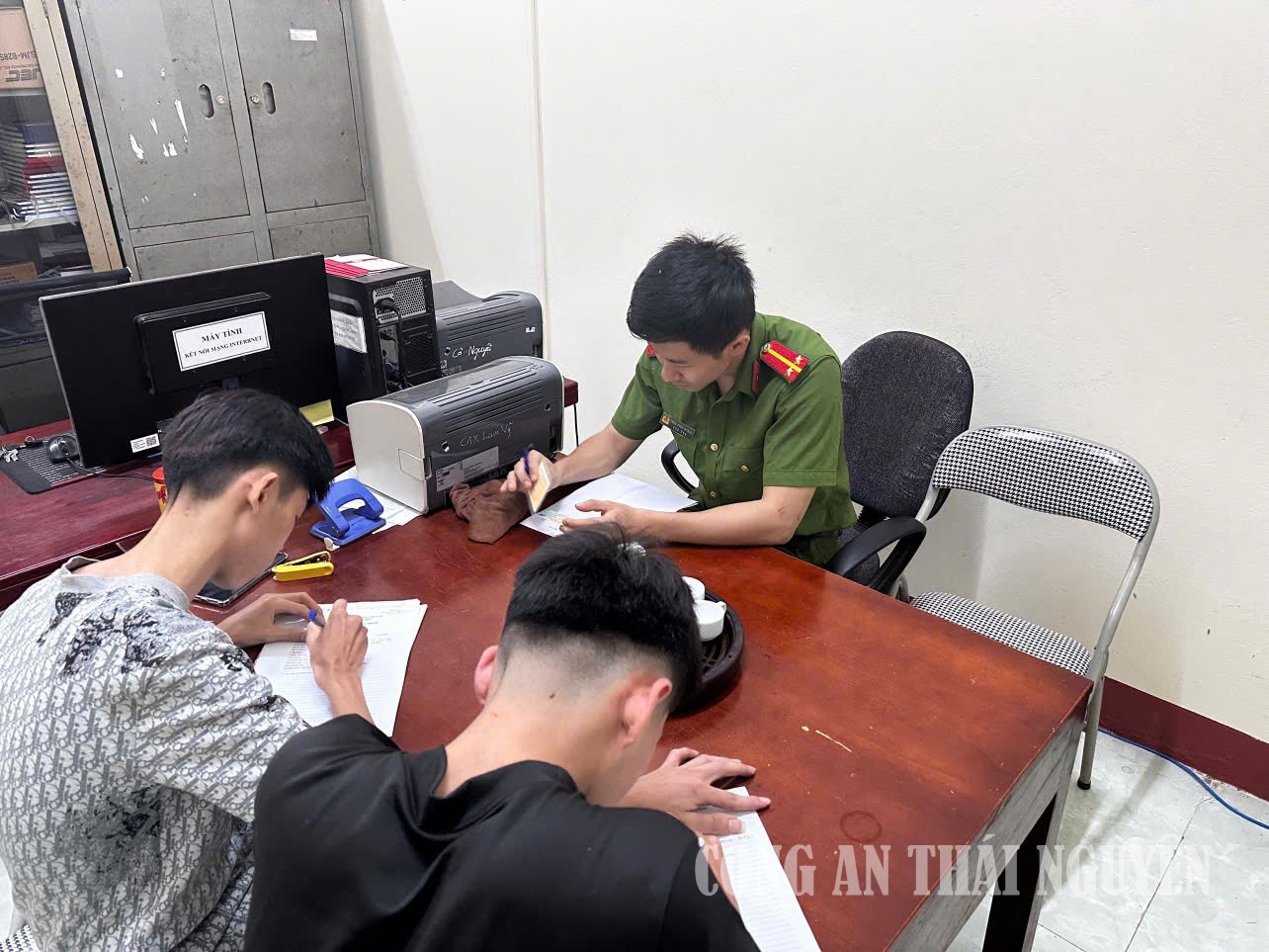 Công an xã Lam Vỹ tăng cường phòng ngừa, đấu tranh với “tội phạm đường phố”