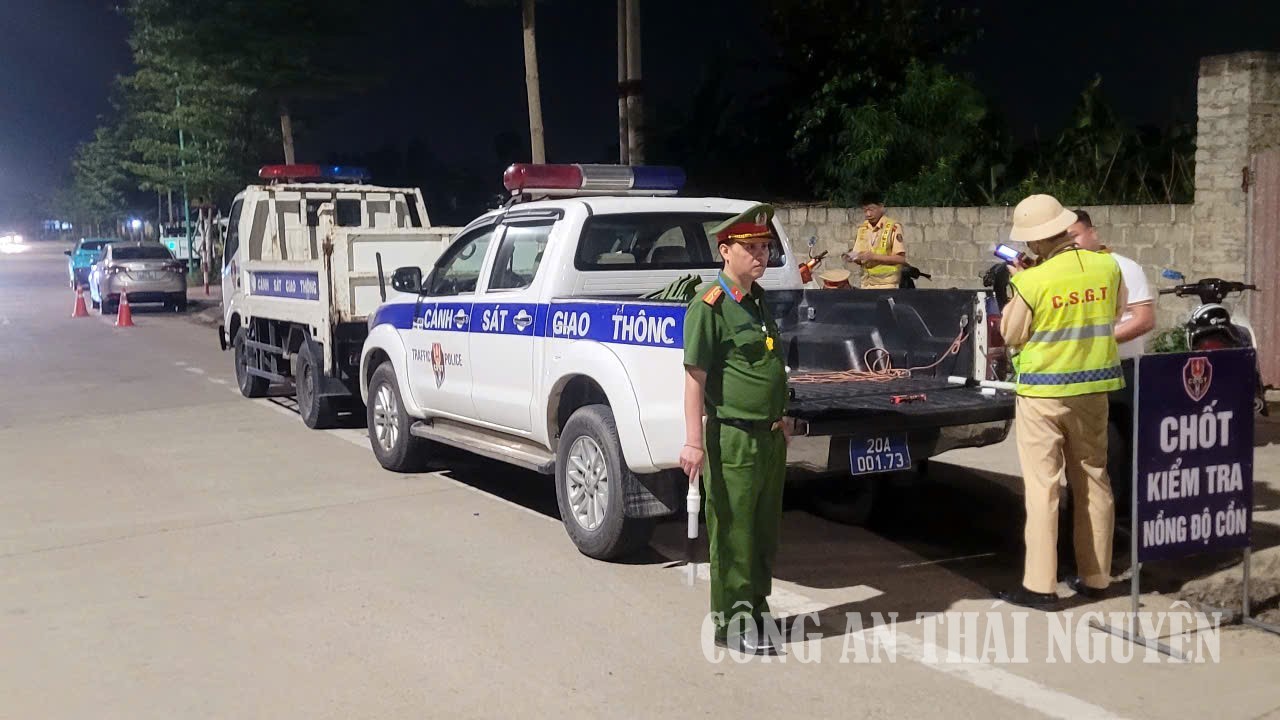 Tăng cường kiểm tra nồng độ cồn tại phường Linh Sơn.