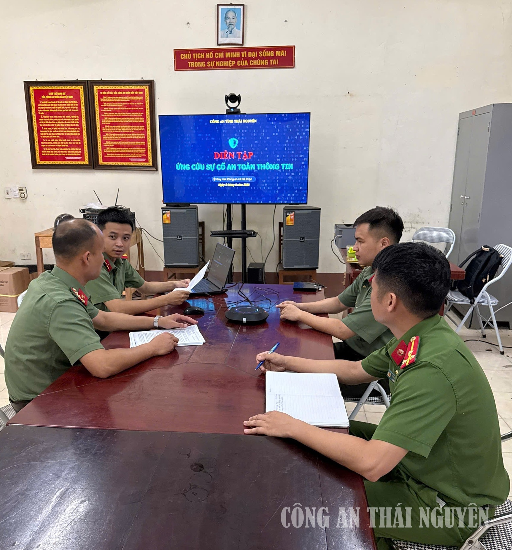 PA05 DIEN TAP THONG TIN