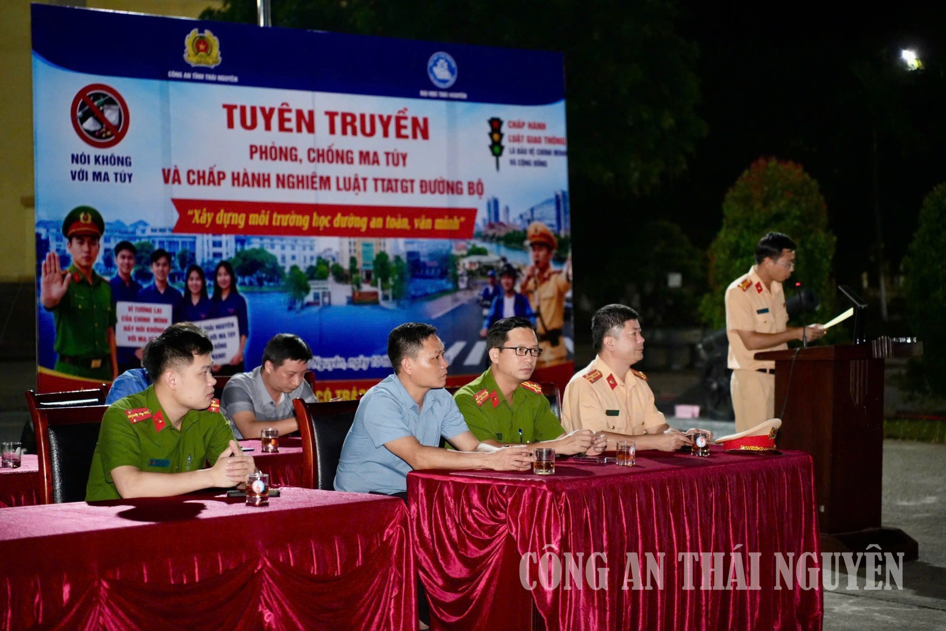 PC08 TUYEN TRUYEN 3