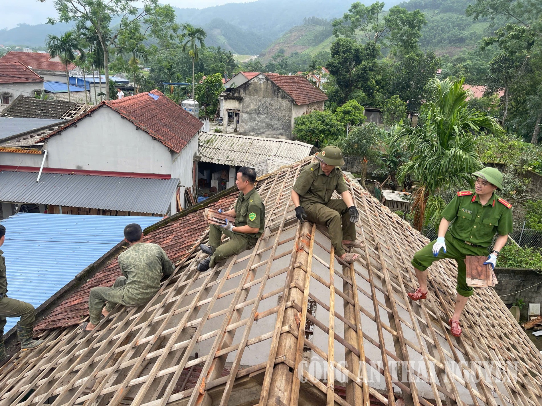 Vạn Phú hỗ trợ người dân