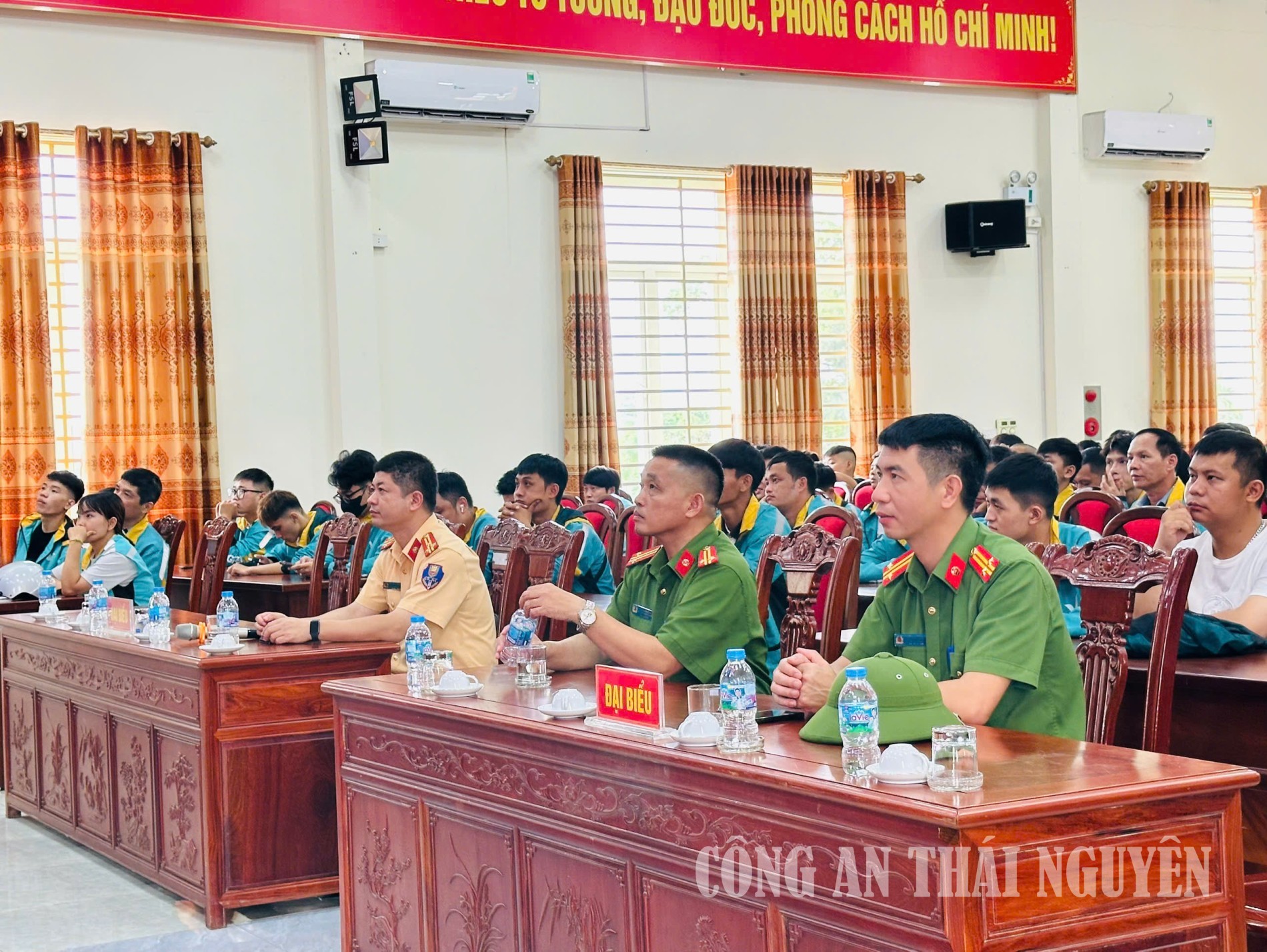 25 7 PC08 hướng dẫn lái xe an toàn (1)