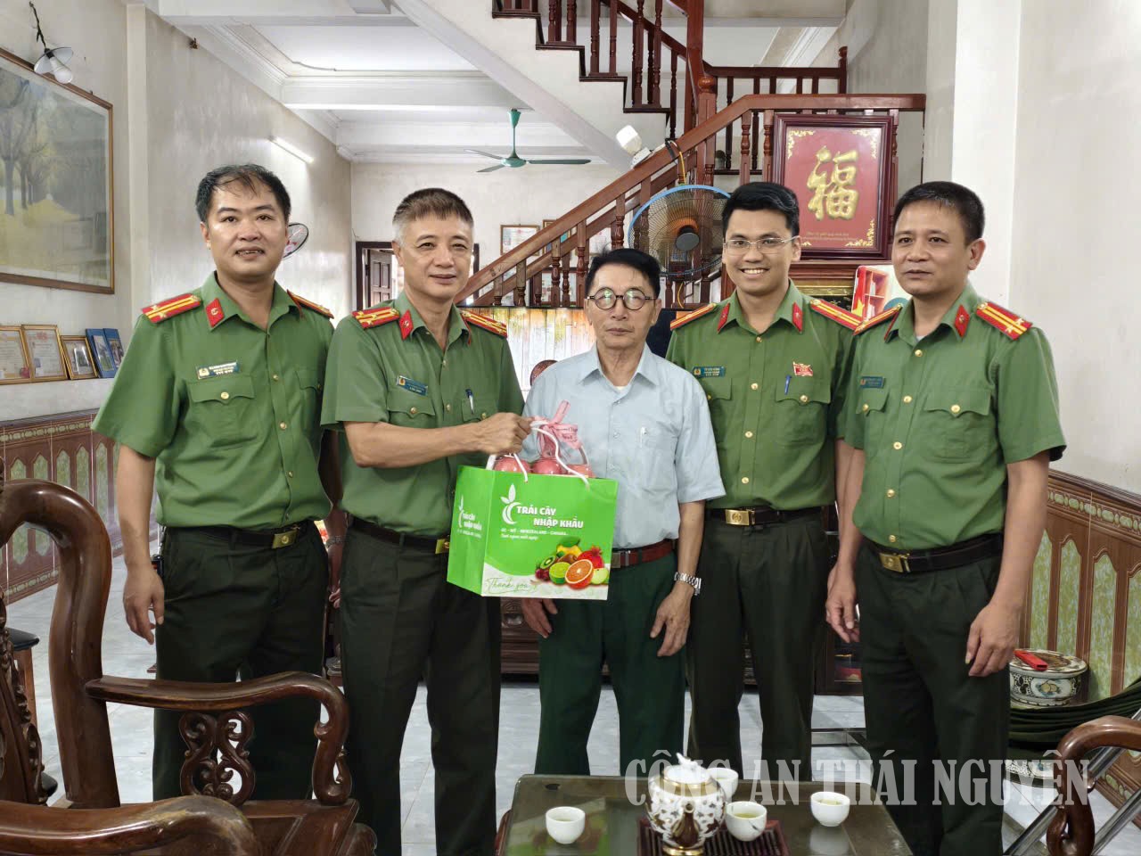 27 07 2026 PA02 TANG QUA 27 7